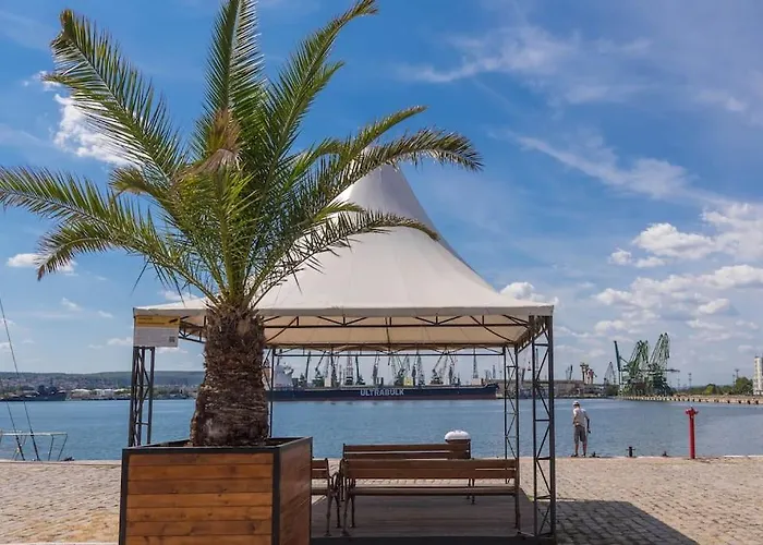 Апартамент Porto Варна